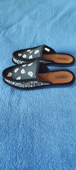 Мужские тапочки, Америка.