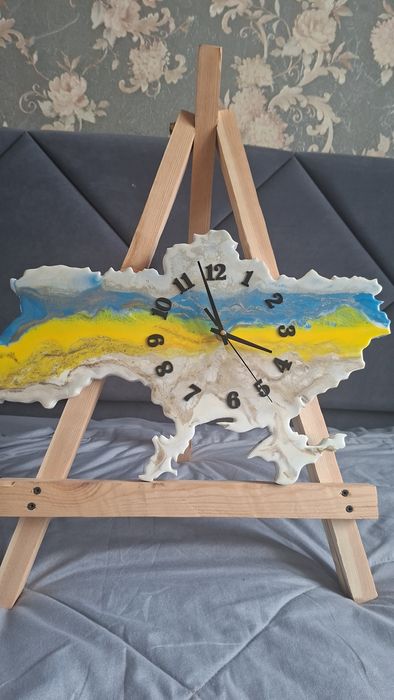 Годинники з епоскидної смоли. Ручна робота