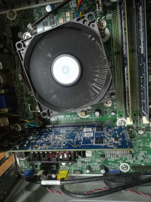 Видеокарта AТI Rаdеоn HD 7470.  память 1 ГБ  рабочая низкопрофильная