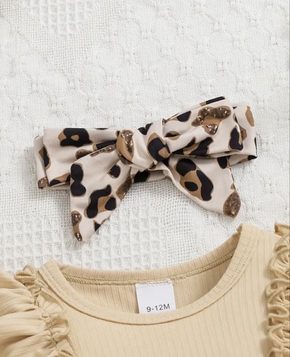 Комплект для дівчинки 3-ка с леопардовим принтом.