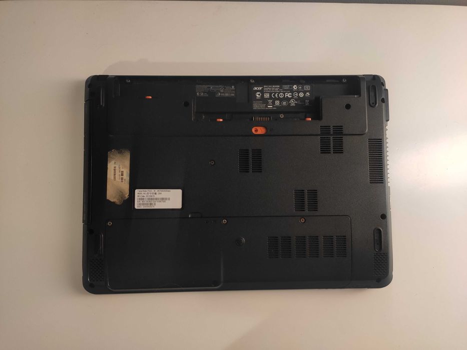 Portátil Acer Travelmate P243-M