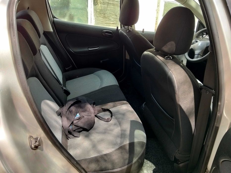 Carro Peugeot 206