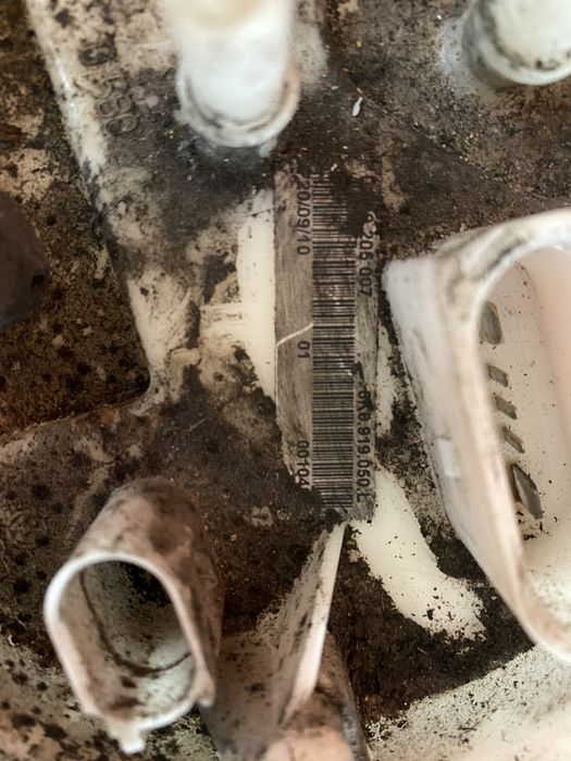 Насос топливный в бак Audi A4 B8 A5 2.0 TDI 8K0919050 L H P