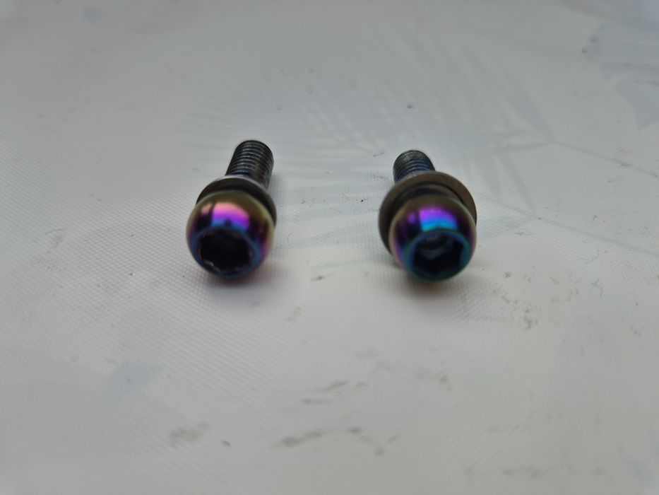 Adapter hamulca post mount 40mm 40 p + śruby rainbow petrol oil slick