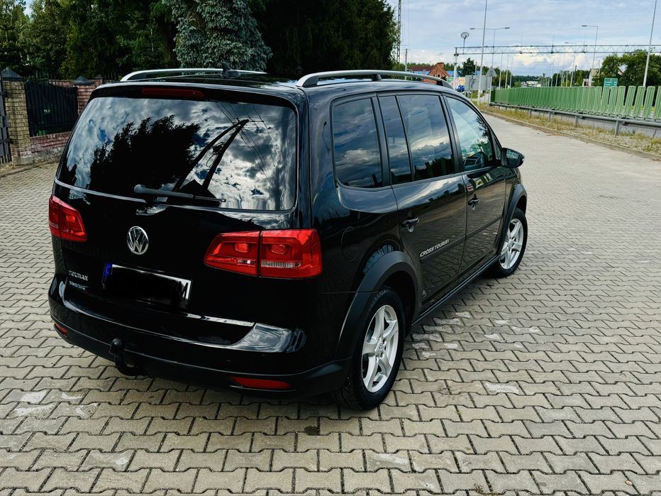 Touran Cross 7 Osobowy Hak 2.0 Tdi Zarejestrowany