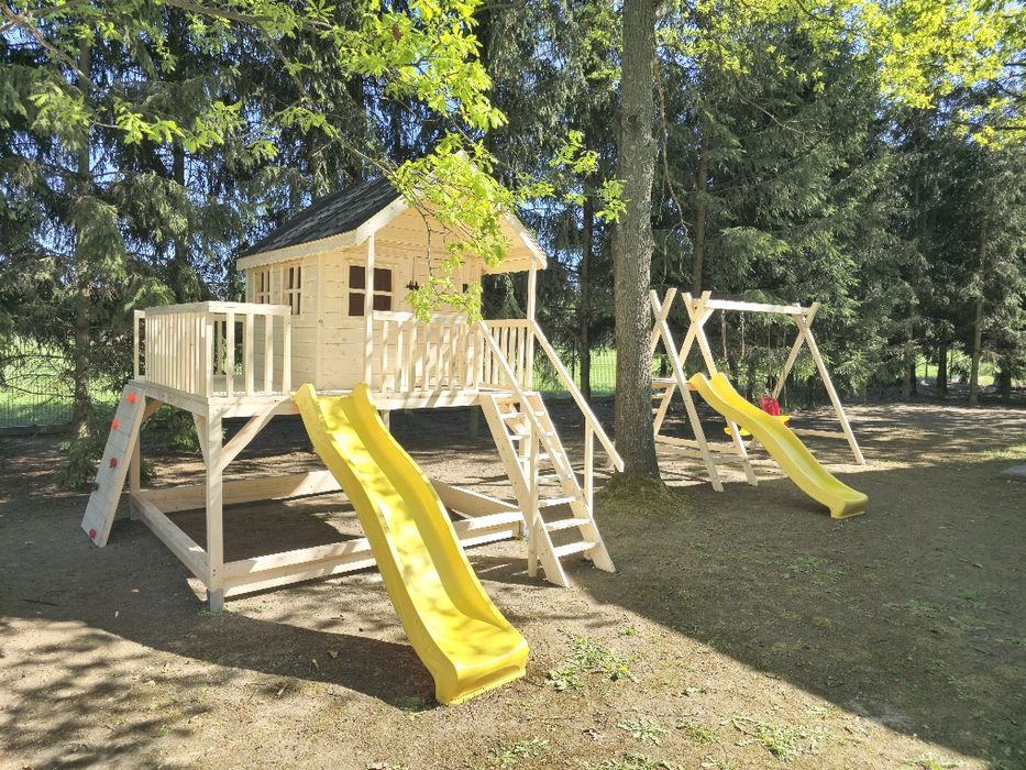 Duży plac zabaw , domek dla Dzieci