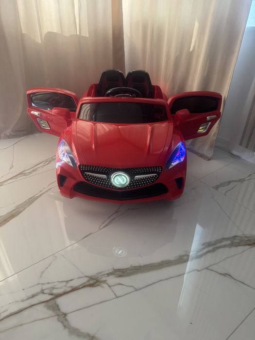 Duże auto na akumulator dla dziecka z pilotem