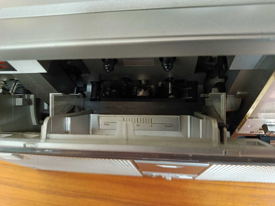 Radiomagnetofon dwukasetowy Sharp GF-555 Boombox z lat 80