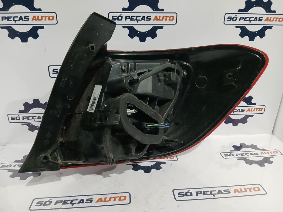 FAROLIM ESQUERDO BRANCA DACIA SANDERO STEPWAY 0.9TCE ANO: 2014