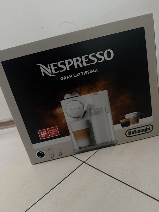 Ekspres na kapsułki Nespresso Gran Lattissima EN640.B