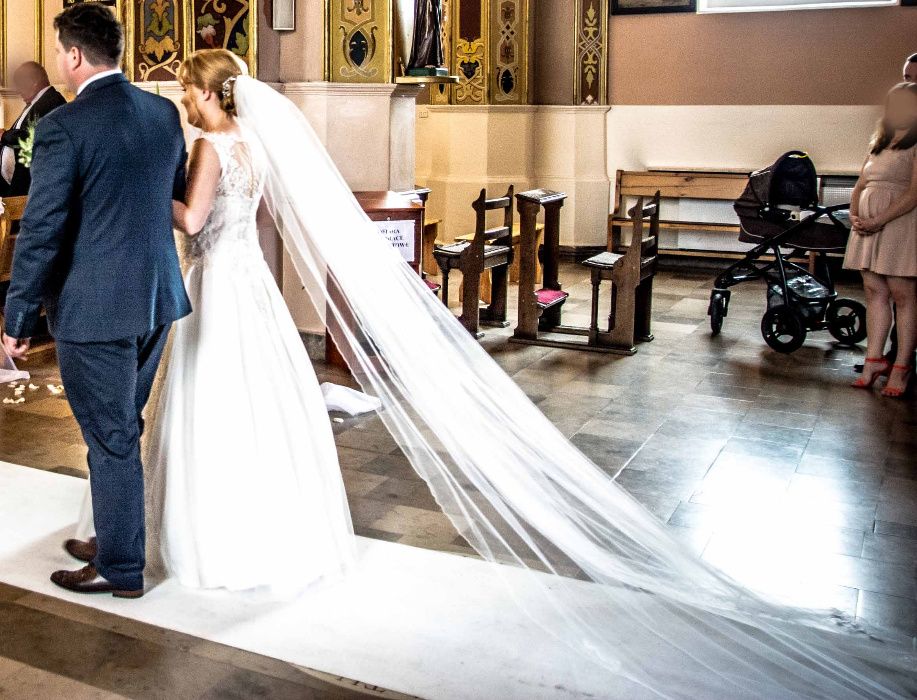 Olśniewająca suknia ślubna