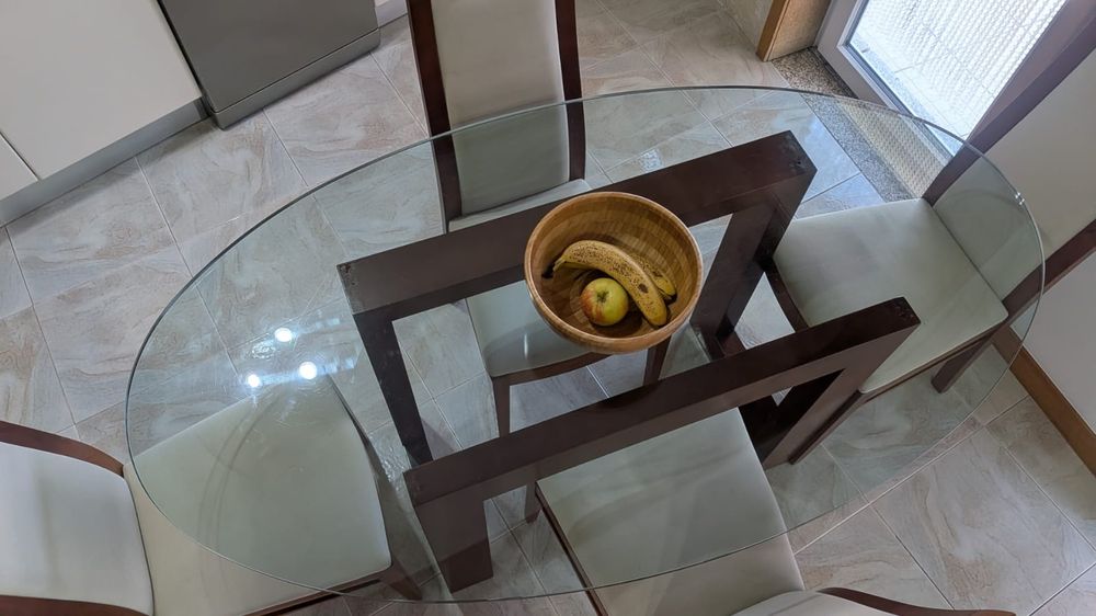 Conjunto mesa e 4 cadeiras