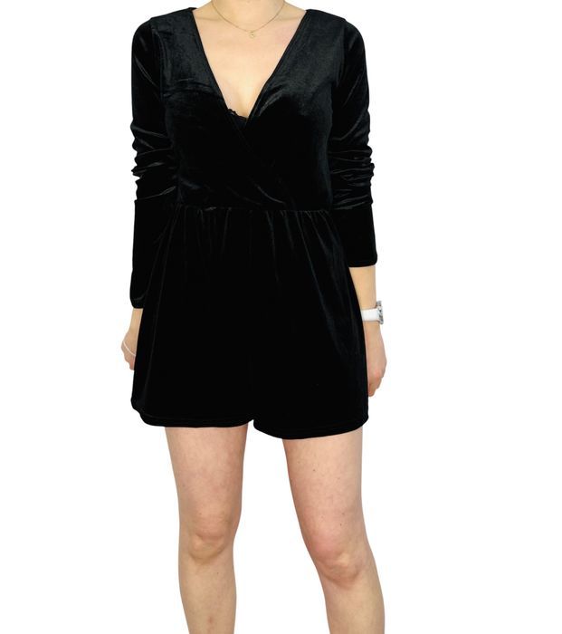 Czarny aksamitny kombinezon S 36