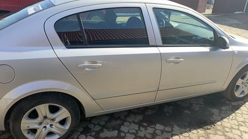 Продам легковий автомобіль Опель Астра