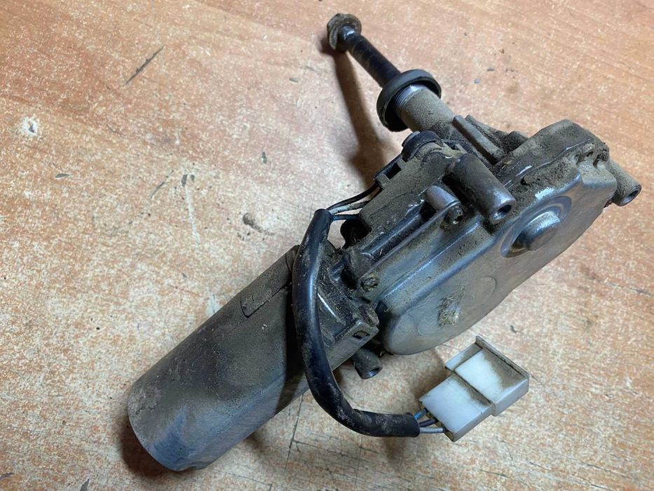 Задній моторчик дворніка Рено Лагуна універсал 1999 рік