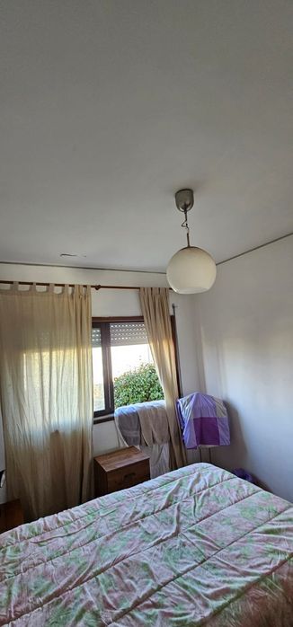 Quarto mobiliado para casal