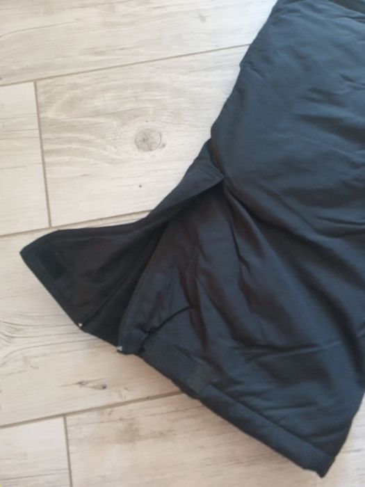 Czarne ortalionowe spodnie narciarskie unisex