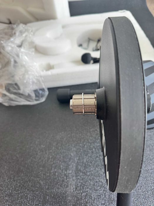Wahoo KICKR Core trenażer interaktywny Smart Trainer Zwift ANT+ Bluetooth