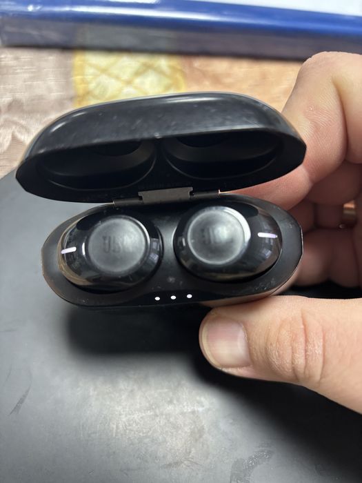 Продам Jbl tune 125tws