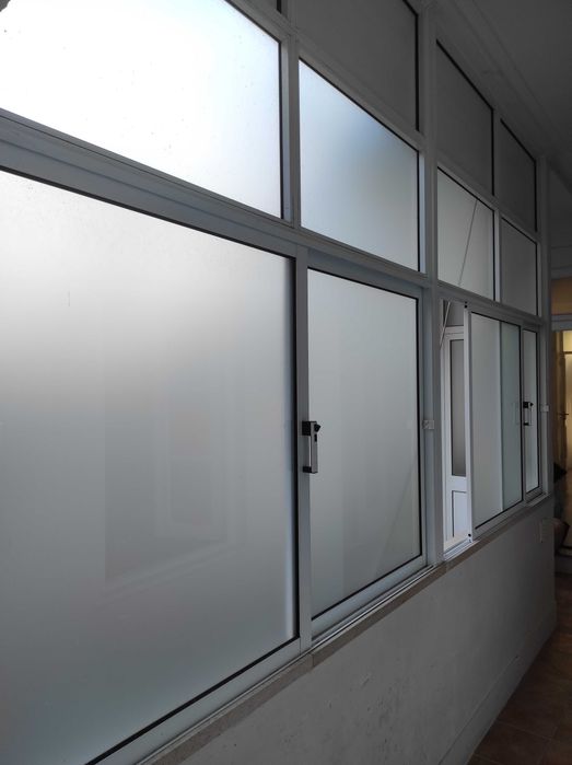 Caixilho/Janela de alumínio – 1,90 m × 2,25 m