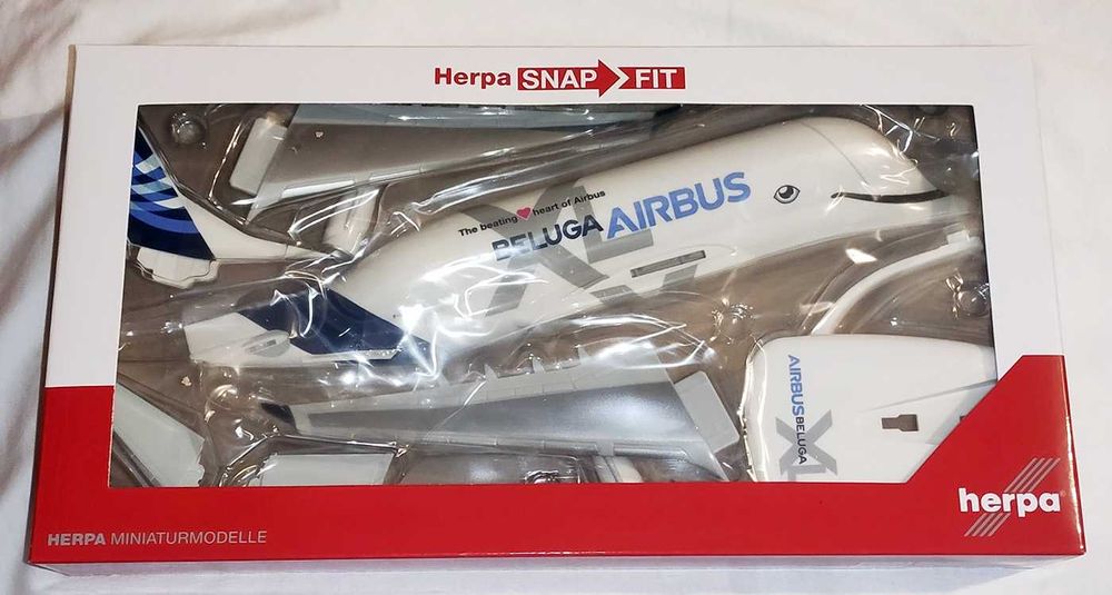 Модель Airbus A330-743L "Beluga XL"  (Nbr.6), масштаб 1:200