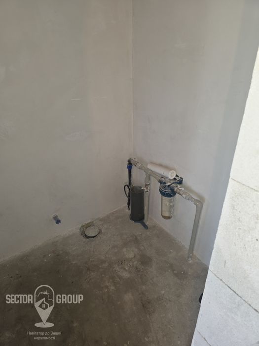 Напроти лікарні. 100кв.м., 2 тераси, 6 соток.