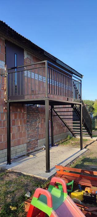 Schody metalowe zewnętrzne i wewnętrzne klatka schodowa Wysoka Jakość