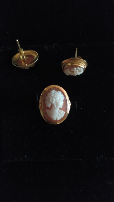 Peças de ouro contrastado 750k