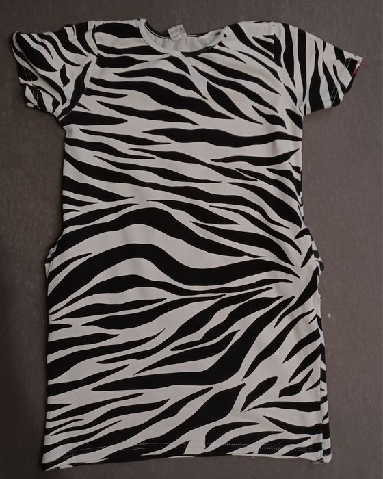 Sukienka dziecięca w zebrę z kieszeniami rozmiar 152