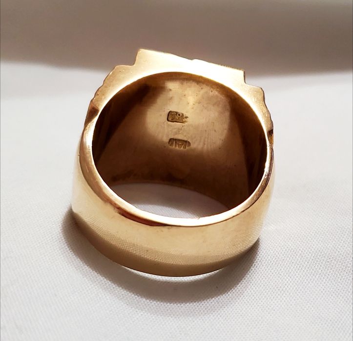 Перстень,кольцо золотого цвета с пробой цвета 585 золота периода ссср