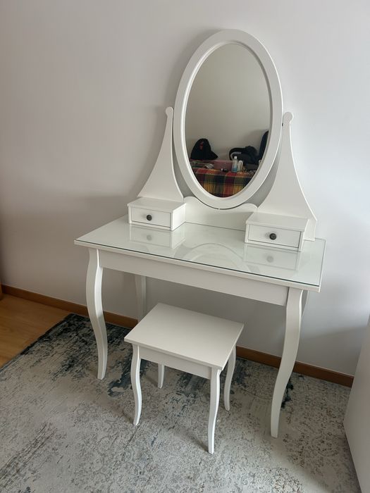 Toucador/Penteadeira +banco Ikea hemnes