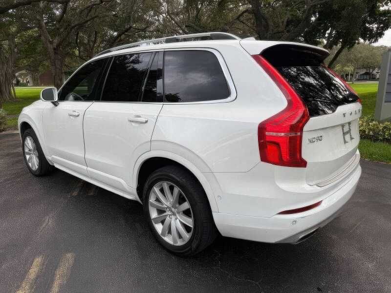2018 Volvo XC90 T6 Momentum