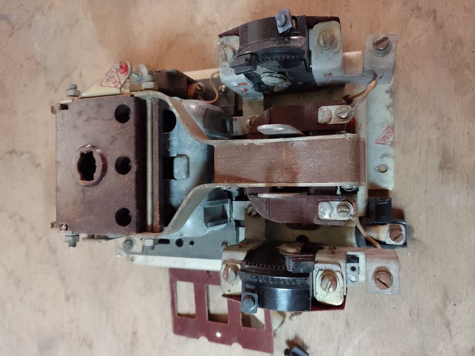 Автоматичні  вимикачі  А3726.  А3722 ВА51-35 магнітні пускателі