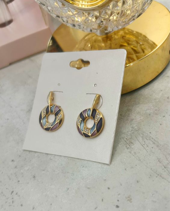 Piekne i eleganckie kolczyki kolka