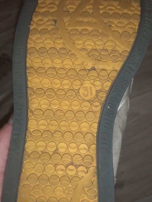 Замшеві кросівки 31 розміру.