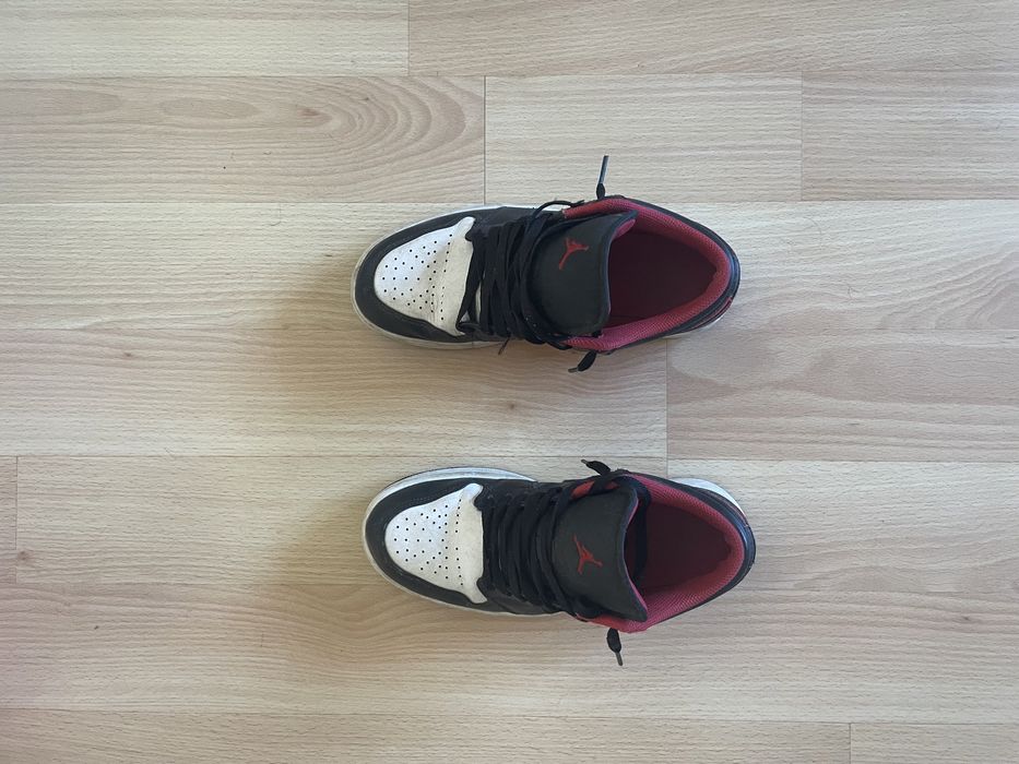jordan low red white e black