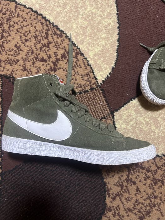 Кросівки Nike зелені 38.5 розмір