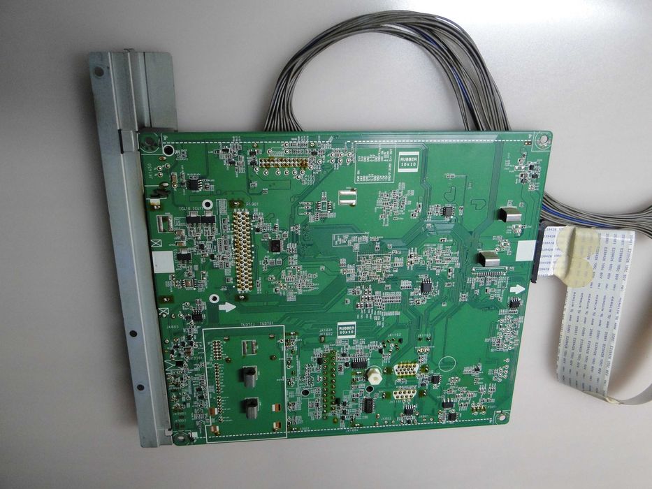 Płyta główna z Telewizora LG 42LV5400 + TCON + taśmy