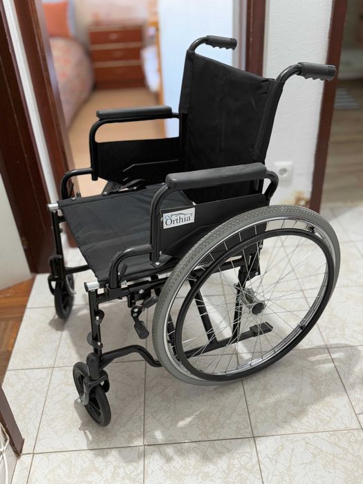 Cadeira de rodas como nova