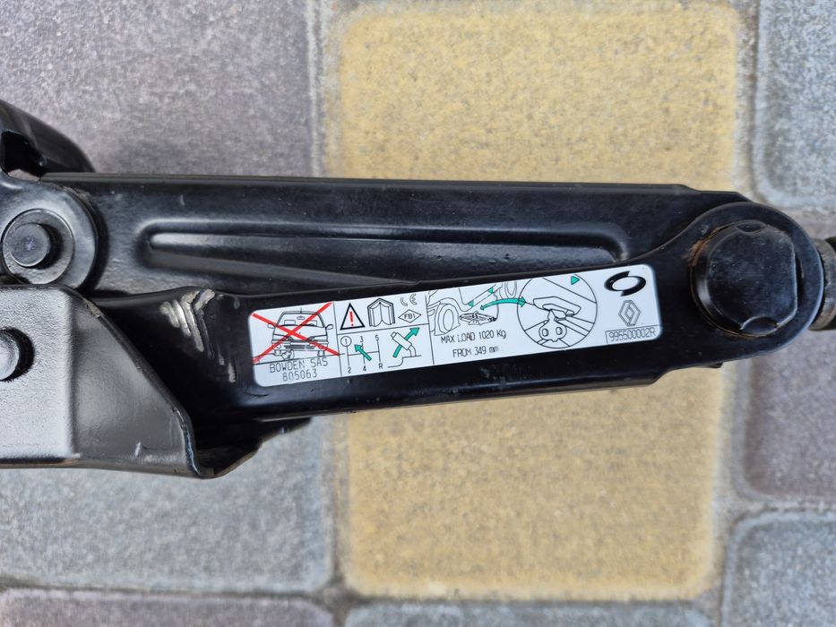 Домкрат Renault Megane 3, 4