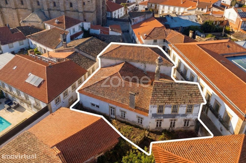Prédio com projeto para unidade turística - Torre de Moncorvo