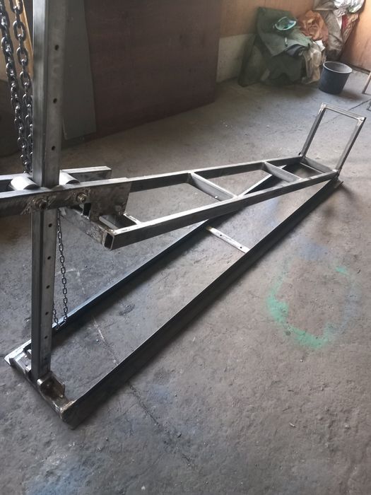 Podnosnik przechyłowy