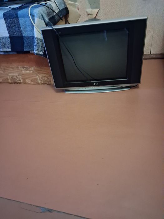 Продам телевизори
