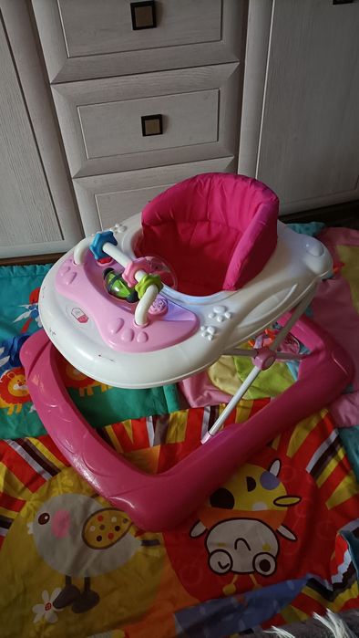 Продам ходунки для девочек. Bambi.