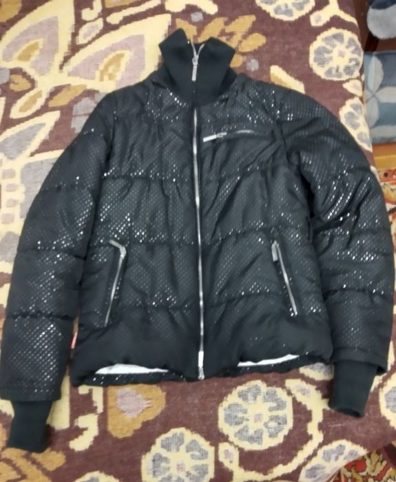 Продам курту демисизонную