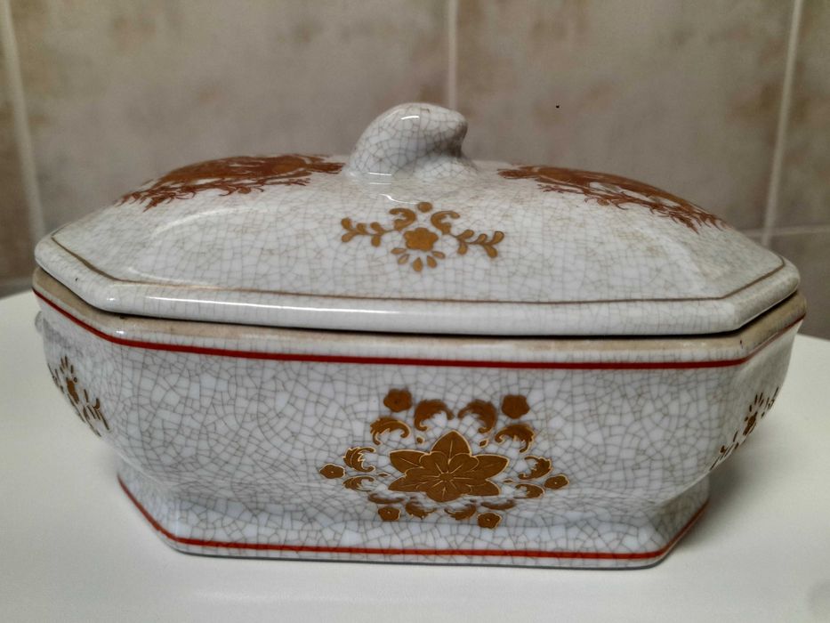 Pequena terrina decorativa