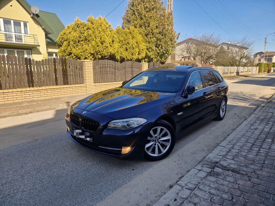 BMW Seria 5 BmwF11.2.0d.184km.bixenon.skóra.navi.g.fo.x4.pano-a.alu17.pdcx2.klima.