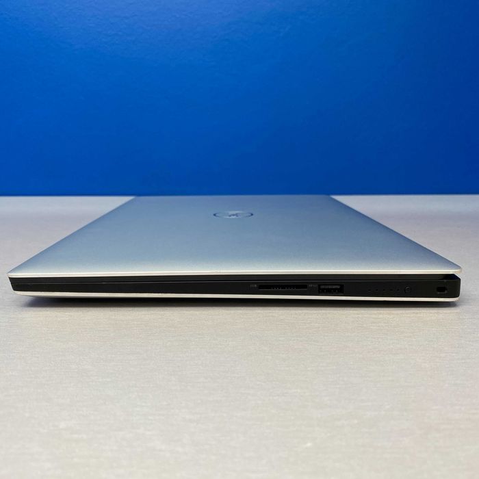 Dell Precision 5540 - 15.6" FHD (i9-9880H/32GB/1TB/Quadro T2000)