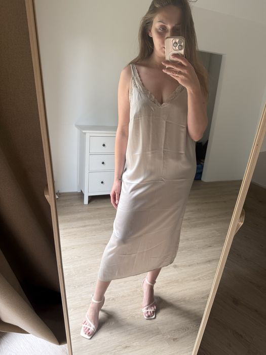Sukienka w stylu bieliznianym L