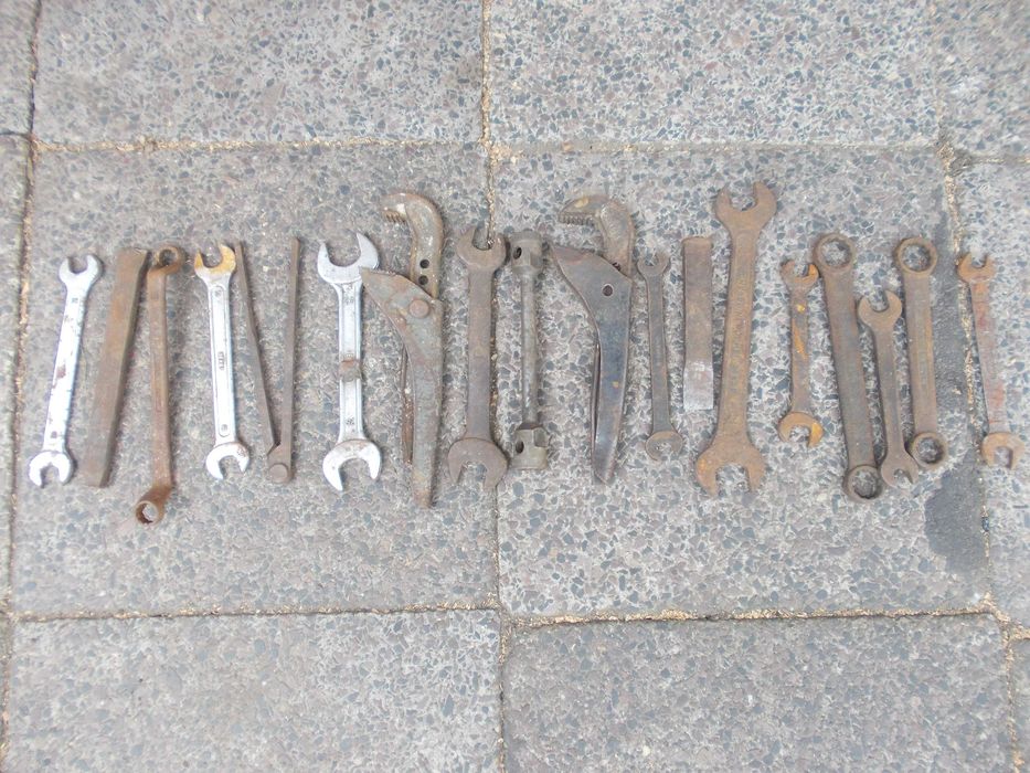 Narzędzia i Klucze różnego rodzaju